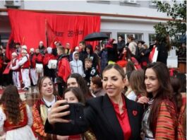 ATMOSFERË FESTIVE NË BULQIZË